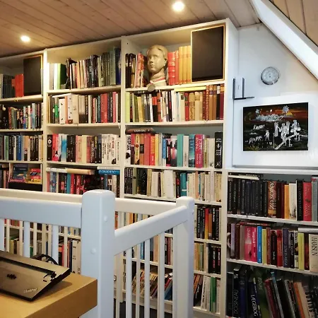 Idyllisk Byhus I Centrum Af Svendborg Oda ve Kahvaltı *